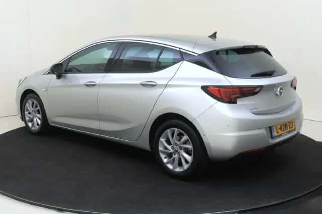 Opel Astra (2021) thumbnail 3