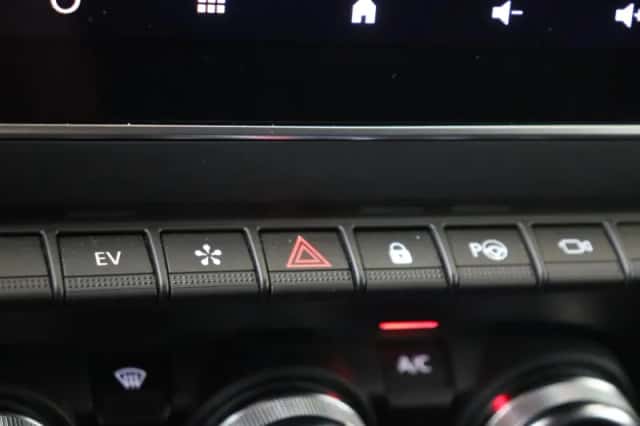 Renault Clio (2024) thumbnail 24