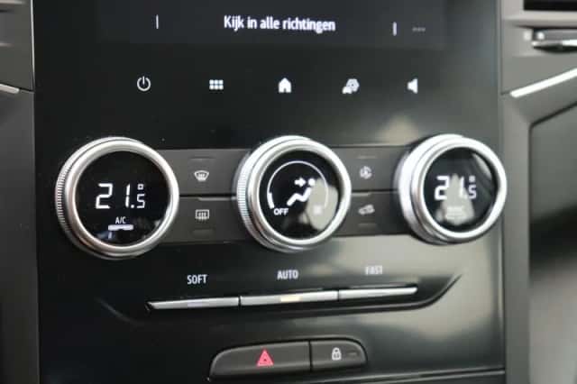 Renault Mégane E-Tech (2024) thumbnail 17