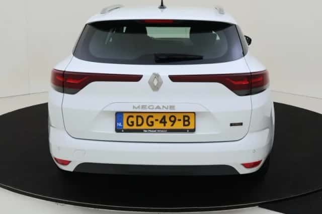 Renault Mégane E-Tech (2024) thumbnail 3