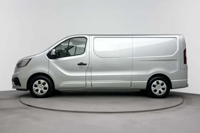 Renault Trafic (2025) thumbnail 2