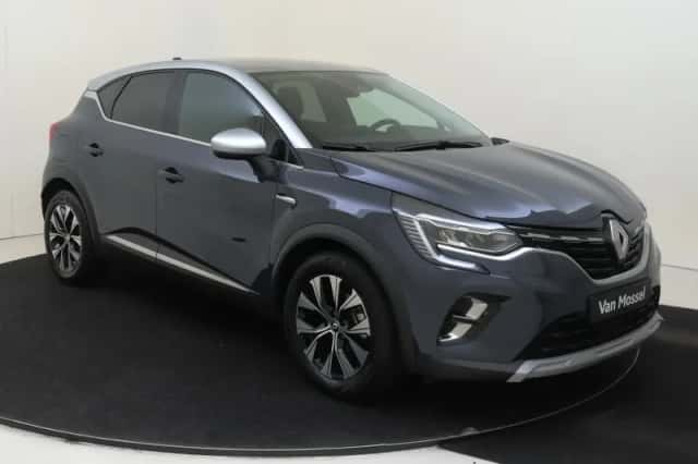 Renault Captur (2023) thumbnail 2