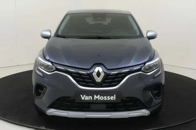Renault Captur (2023) thumbnail 6