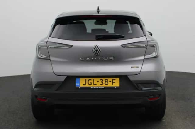 Renault Captur (2025) thumbnail 5