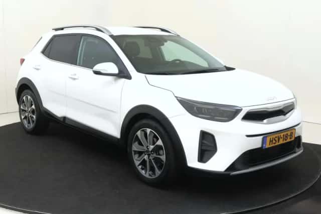 Kia Stonic (2024) thumbnail 2