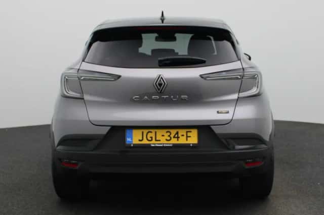 Renault Captur (2025) thumbnail 5