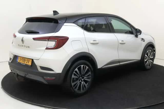 Renault Captur (2020) thumbnail 4