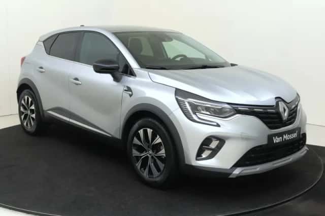 Renault Captur (2023) thumbnail 2