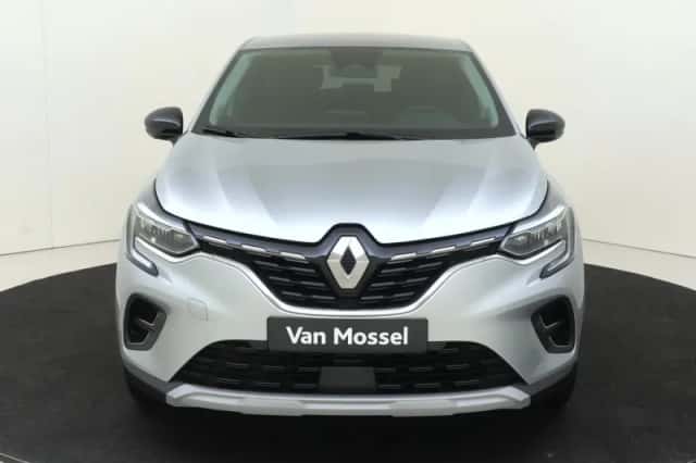Renault Captur (2023) thumbnail 6