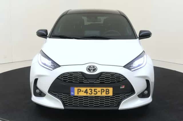 Toyota Yaris (2022) thumbnail 6
