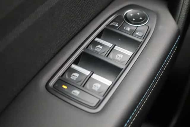 Renault Captur (2024) thumbnail 33