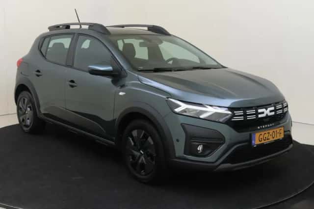 Dacia Sandero Stepway (2024) thumbnail 2
