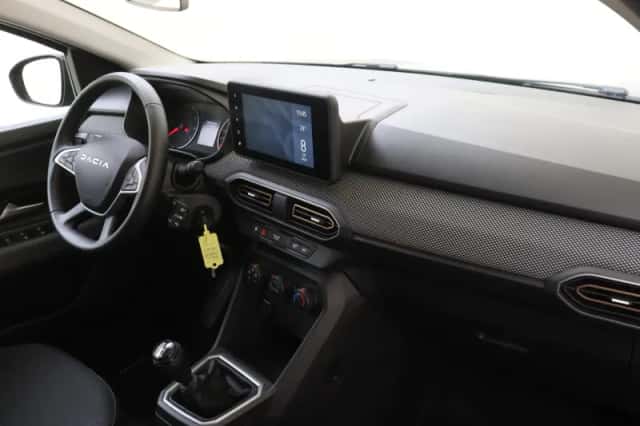 Dacia Sandero Stepway (2024) thumbnail 5