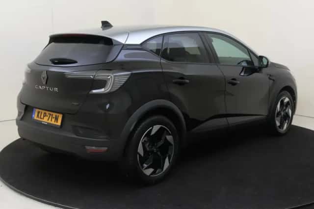 Renault Captur (2025) thumbnail 4