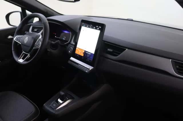 Renault Captur (2025) thumbnail 5