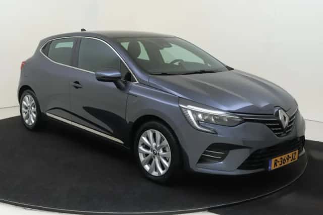 Renault Clio (2022) thumbnail 2