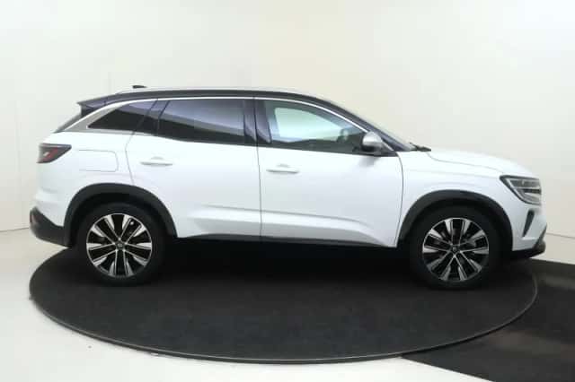 Renault Austral (2023) thumbnail 9