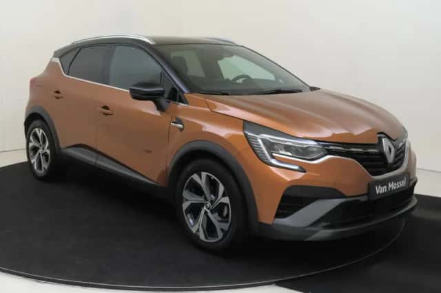 Renault Captur (2022) thumbnail 2