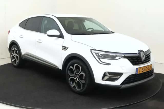 Renault Arkana (2023) thumbnail 2