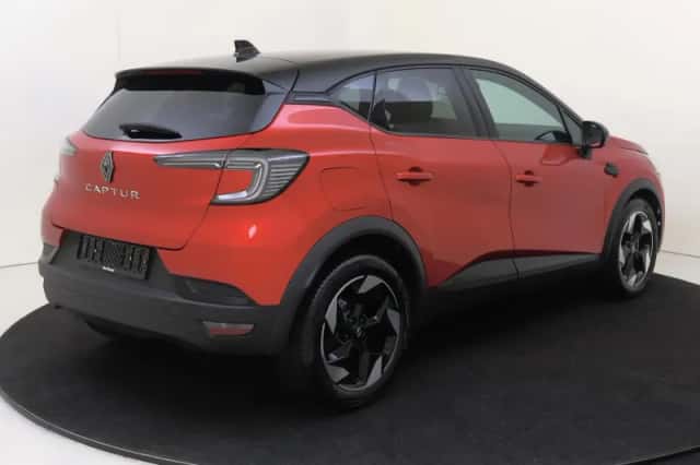 Renault Captur (2025) thumbnail 4