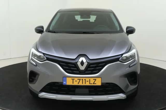 Renault Captur (2023) thumbnail 6