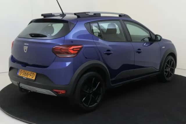 Dacia Sandero Stepway (2023) thumbnail 4