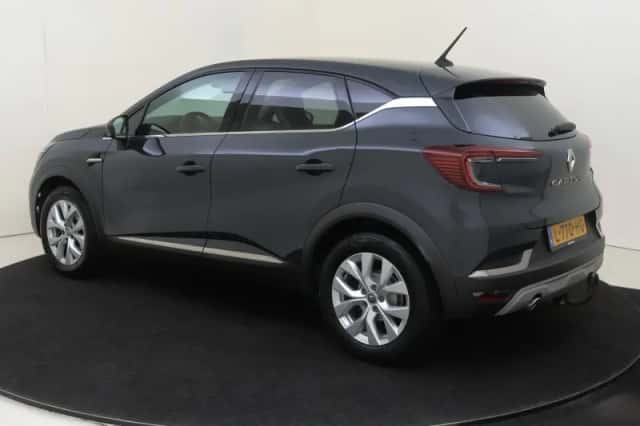 Renault Captur (2021) thumbnail 3