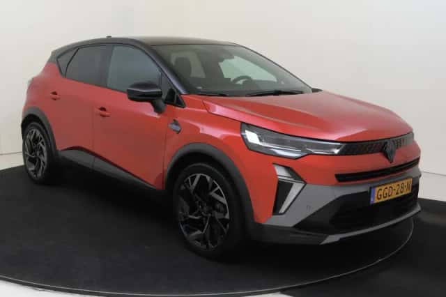 Renault Captur (2024) thumbnail 2