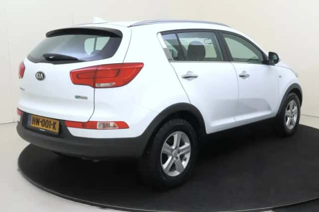 Kia Sportage (2016) thumbnail 3