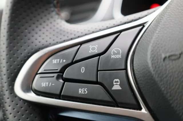 Renault Captur (2024) thumbnail 18