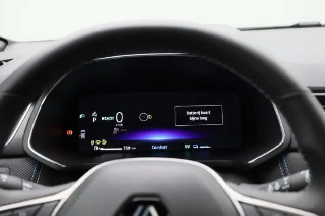 Renault Captur (2024) thumbnail 8
