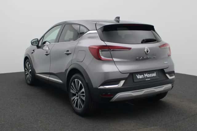 Renault Captur (2021) thumbnail 2