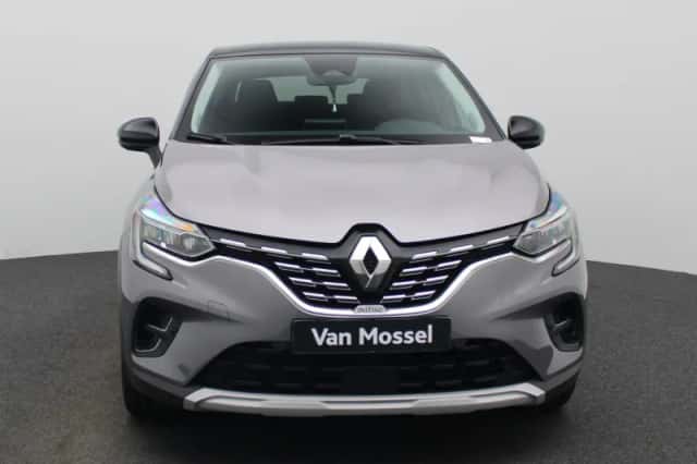 Renault Captur (2021) thumbnail 3