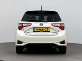 Toyota Yaris (2017) thumbnail 3
