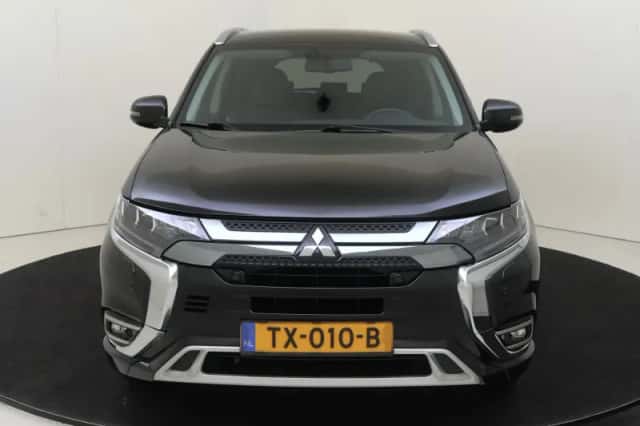Mitsubishi Outlander (2018) thumbnail 6