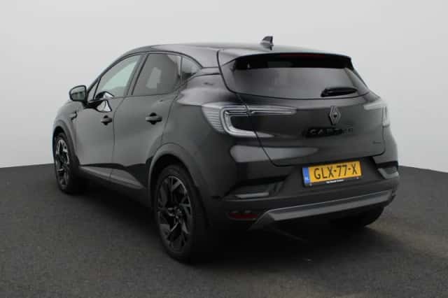 Renault Captur (2024) thumbnail 2