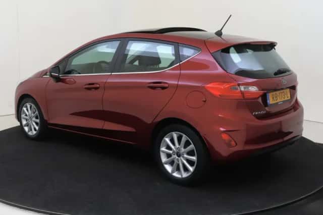 Ford Fiesta (2017) thumbnail 3