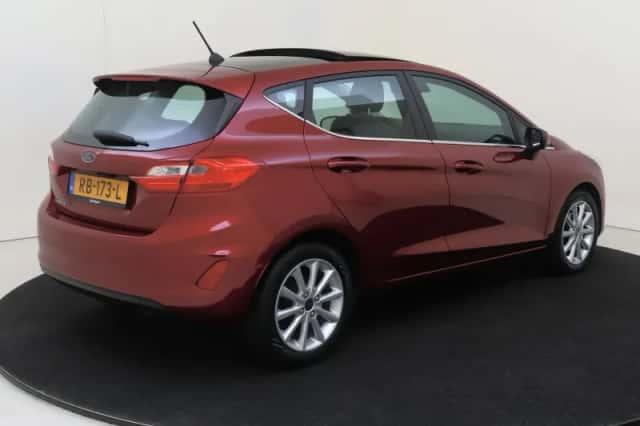 Ford Fiesta (2017) thumbnail 4