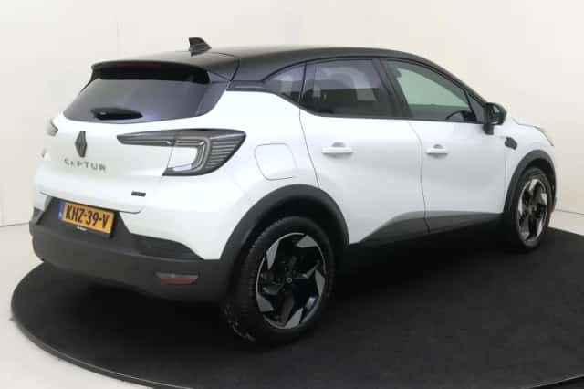 Renault Captur (2025) thumbnail 4