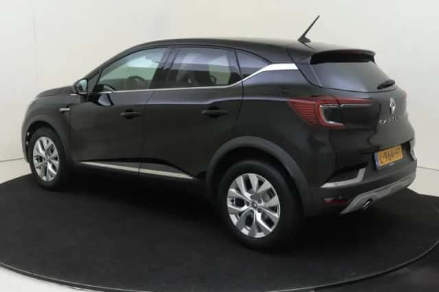 Renault Captur (2021) thumbnail 3