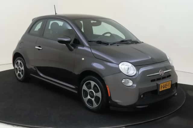 Fiat 500e (2016) thumbnail 2