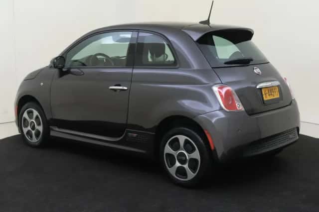 Fiat 500e (2016) thumbnail 3