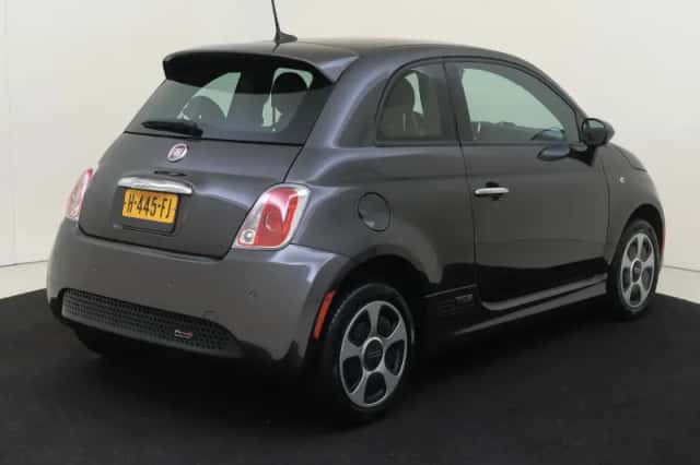 Fiat 500e (2016) thumbnail 4