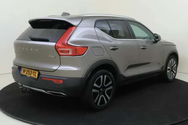 Volvo XC40 (2020) thumbnail 4
