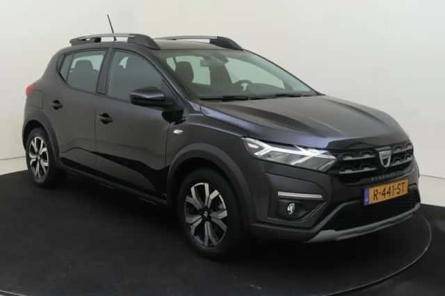 Dacia Sandero Stepway (2022) thumbnail 2