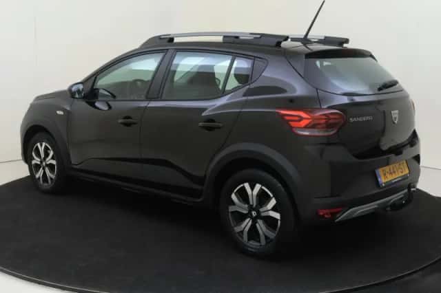 Dacia Sandero Stepway (2022) thumbnail 3