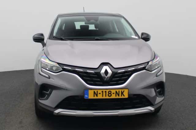 Renault Captur (2021) thumbnail 3