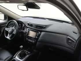 Nissan X-Trail (2017) thumbnail 5