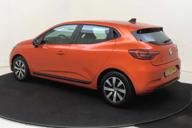 Renault Clio (2023) thumbnail 3
