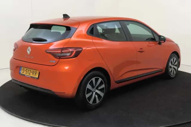 Renault Clio (2023) thumbnail 4